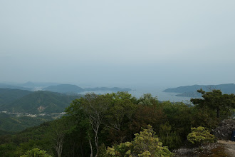 左から青葉山・小浜湾・久須夜ヶ岳など