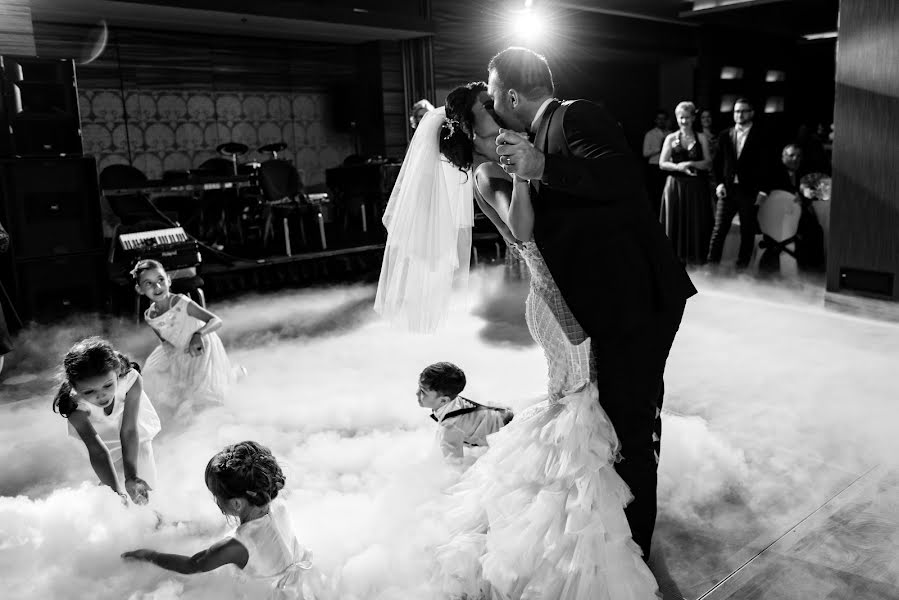 Wedding photographer Silviu-Florin Salomia (silviuflorin). Photo of 3 November 2017