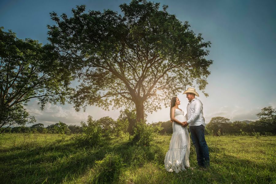 Fotógrafo de casamento Julia Rivera (julsriverd). Foto de 18 de fevereiro 2022