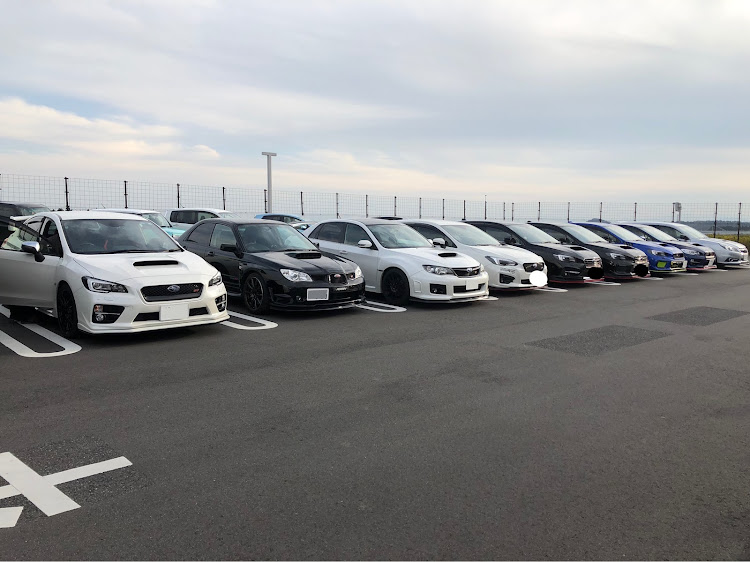 WRX STIのオフ会・鈴鹿PA・霞埠頭に関するカスタム事例の投稿画像5枚目