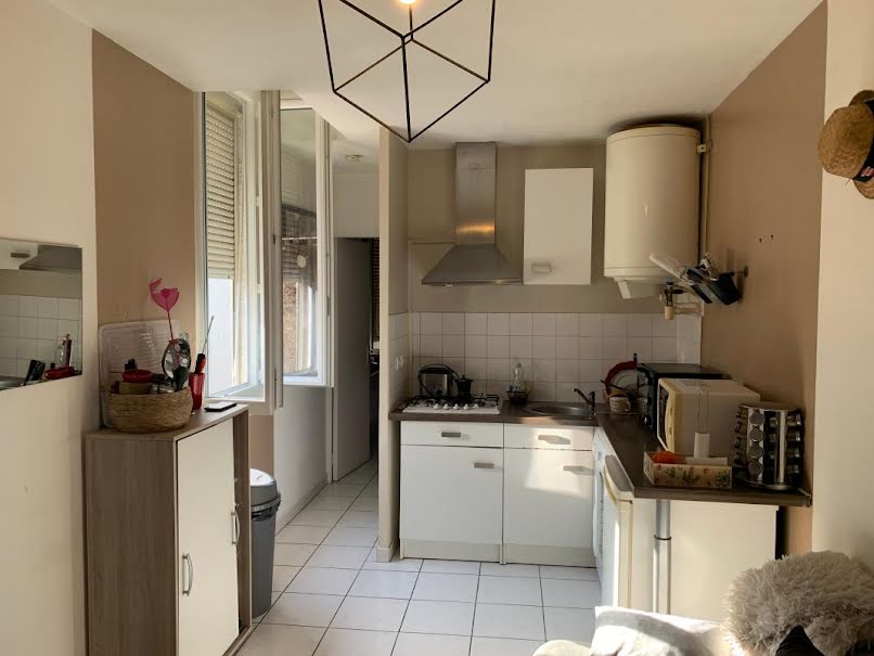 Location  appartement 2 pièces 24 m² à Nimes (30000), 382 €