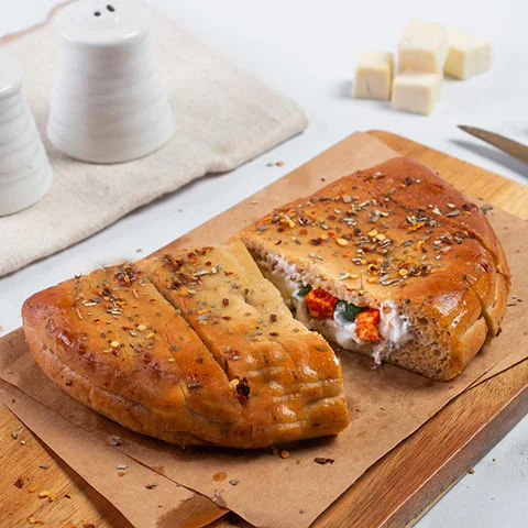 Paneer Tikka Stuffed Garlic Bread