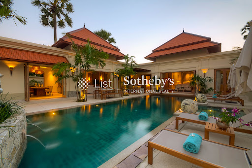 Villa with pool and sun loungers in this luxury villa for sale in Phuket ($2,673,478 - 351 m²)