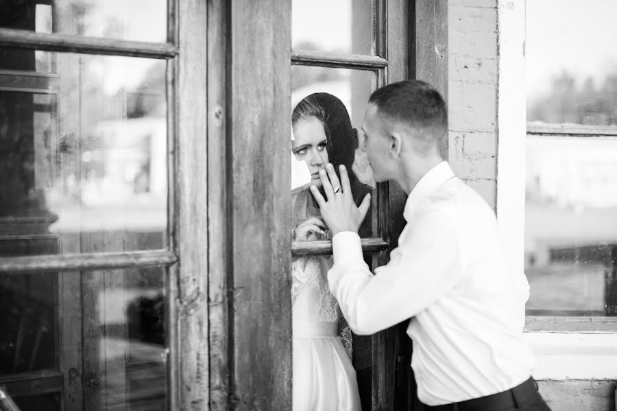 Fotógrafo de casamento Anton Demchenko (demchenkoanton). Foto de 11 de setembro 2017