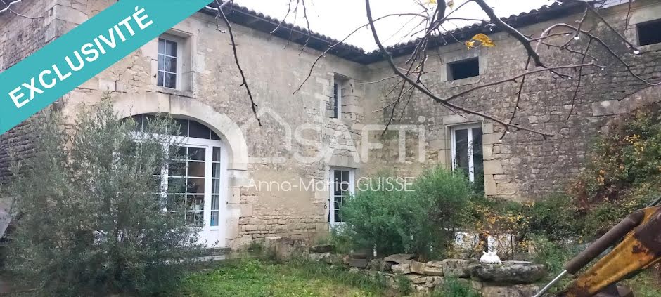 Vente maison 6 pièces 164 m² à Val-d'Auge (16170), 77 500 €