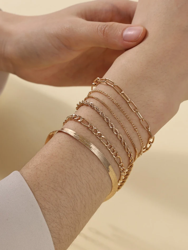 Boho Minimalistisches Damen-Set mit handgefertigten Metallketten, 6-fach Gliederkette und einfachem Armband, stilvolles Accessoire.