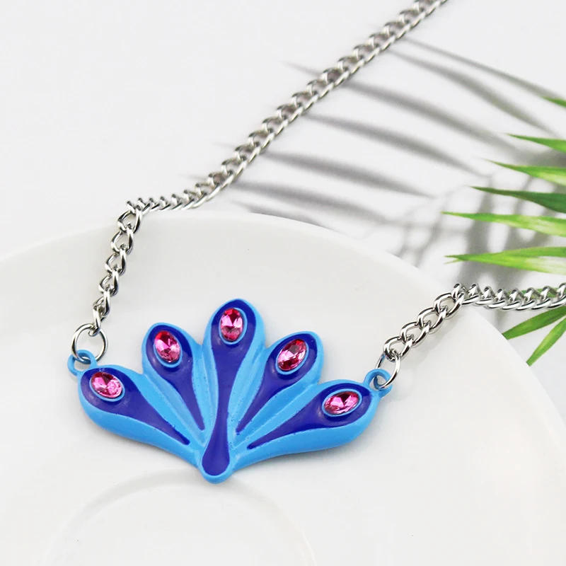 Reddy Girly en Fashion Anime Ketting, een modieus en girly accessoire, ideaal voor een unieke en opvallende look.