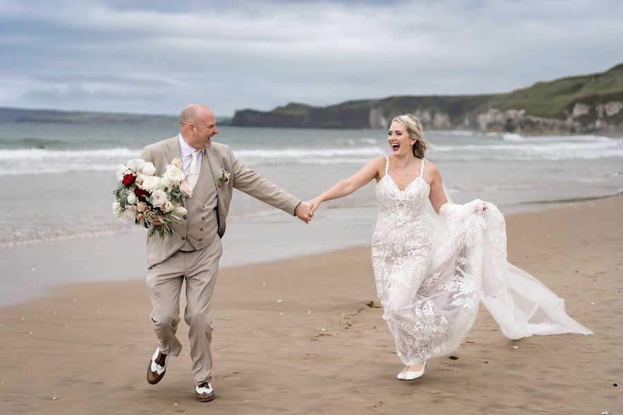 Wedding photographer Eamonn McColgan (treasurebox). Photo of 21 April 2023