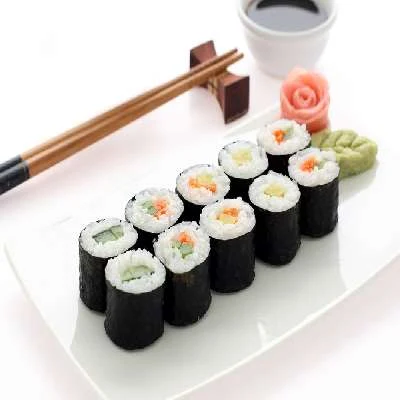 Pickled Vegetables Sushi (4 Pcs)