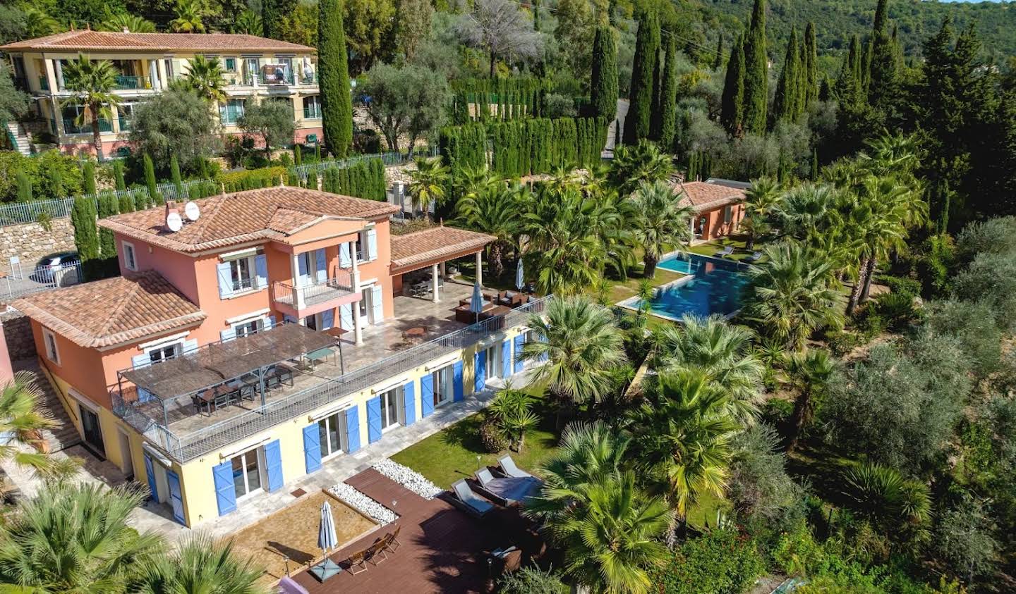 Villa with pool and garden Grasse