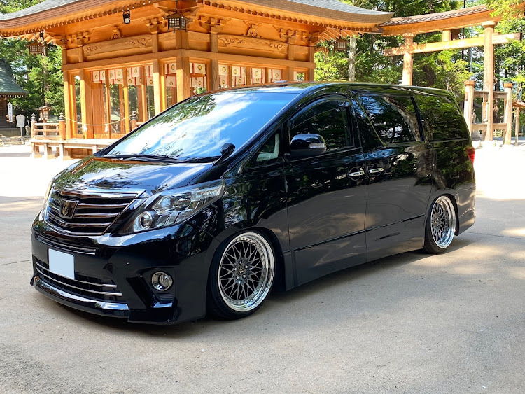 アルファードの納車されました・納車日ショット・workwheels・work vs xv・TYPE GOLD Ⅱに関するカスタム事例の投稿画像1枚目