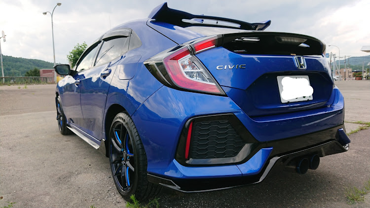 シビックの洗車日和・足回り・マフラー紹介・fk7・ハッチバックに関するカスタム事例の投稿画像8枚目