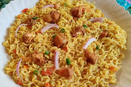 Schezwan Peri Peri Chicken Maggi