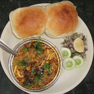 Zingaat Misal photo 