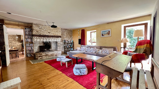 Maison avec piscine et jardin 4