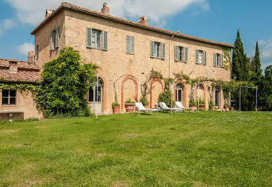 Farmhouse with pool 4