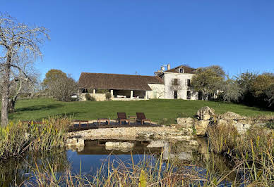 Maison avec piscine et terrasse 13