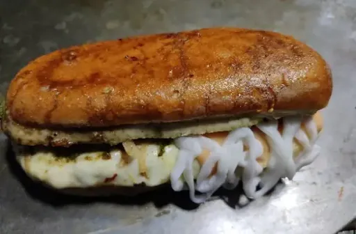 Triple Cheese Paneer Hot Dog