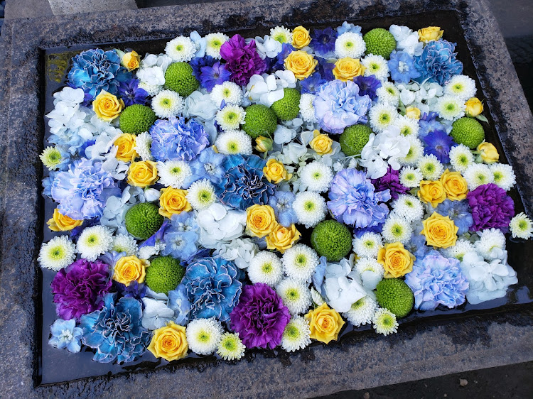 ジムニーのお彼岸・東京の実家に・墓参り・花の装飾に関するカスタム事例の投稿画像3枚目