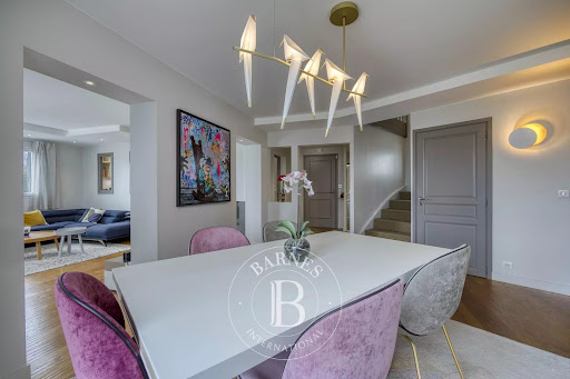 Villa avec piscine et terrasse 3