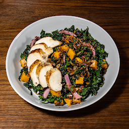 Crispy Quinoa Tuscan Kale with Chicken