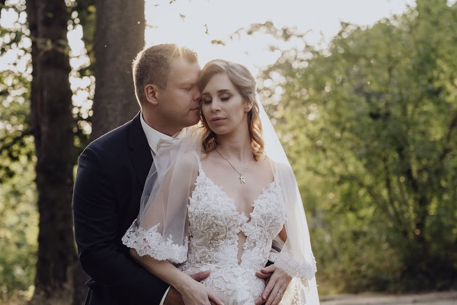 Fotógrafo de casamento Julia Dürrling (momentverliebt). Foto de 13 de dezembro 2020