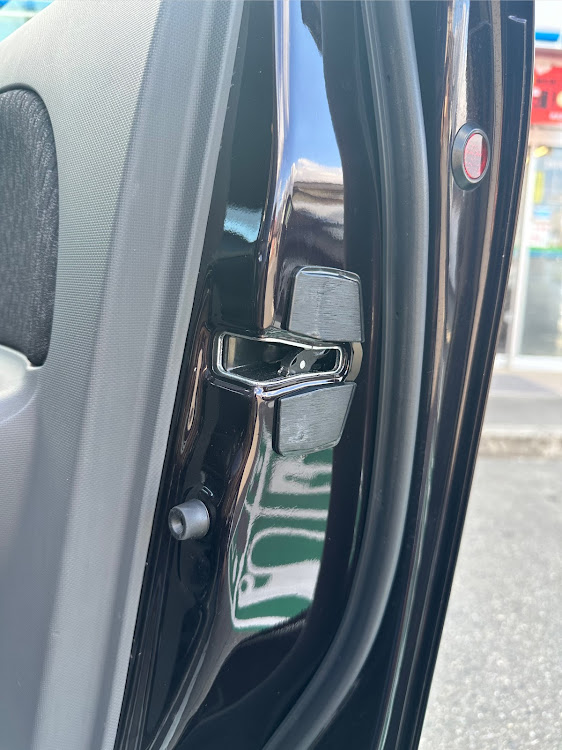 シエンタのドアスタビライザーに関するカスタム事例の投稿画像2枚目