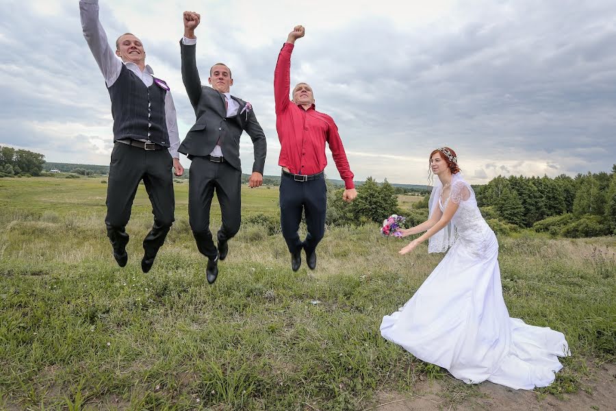 Wedding photographer Vladimir Kr (volniyveter). Photo of 20 March 2020