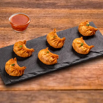 Fried Chicken Tikka Momos With Momo Chutney