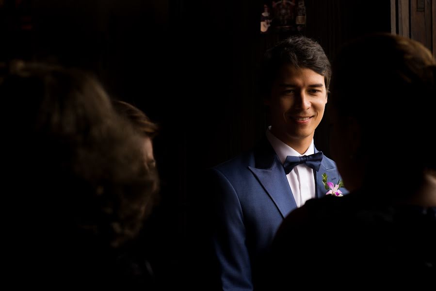 Wedding photographer Alejandro Villaquirán (bruzzone). Photo of 27 June 2019