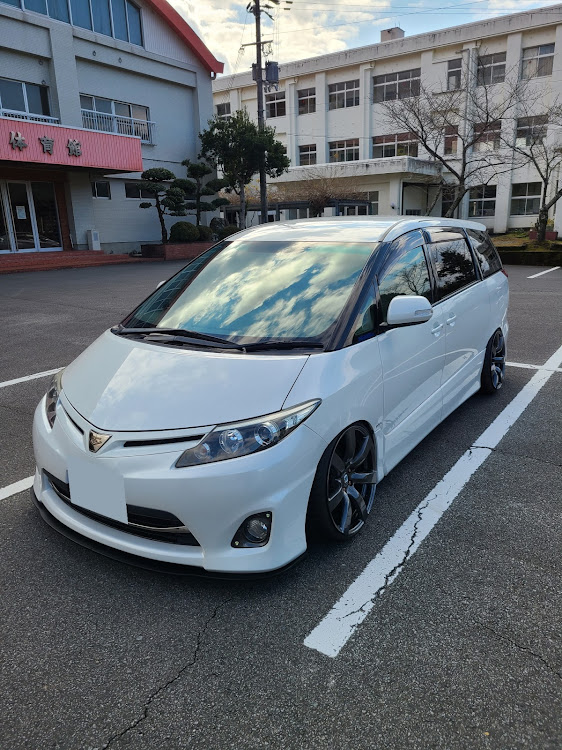 エスティマの車高調整・バネ交換・バネレート変更に関するカスタム事例の投稿画像1枚目