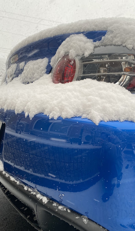 RX-8の雪ヤバい・白と青のツートンに関するカスタム事例の投稿画像2枚目