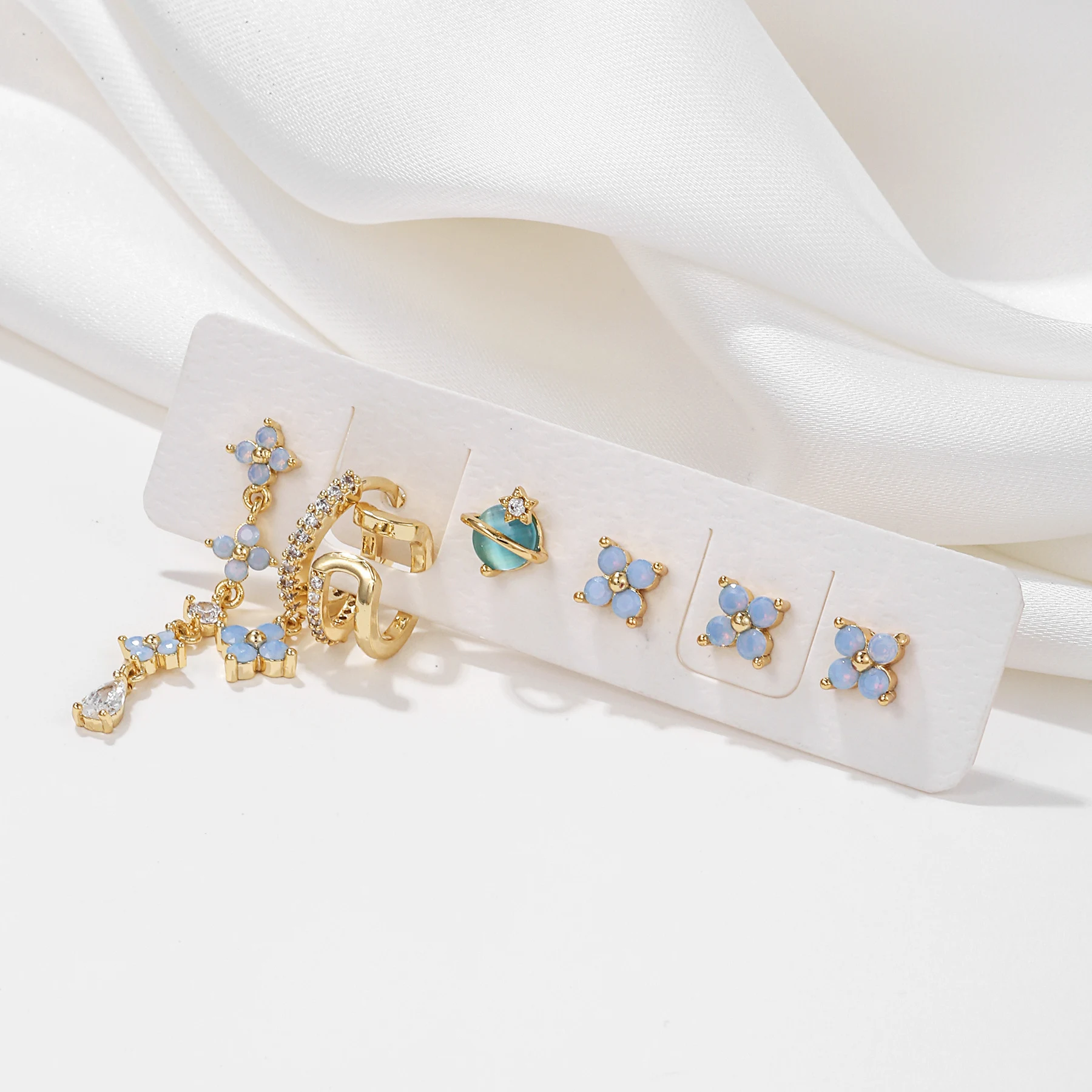 Title 4, Conjunto de brincos com flores azuis e borlas, ...