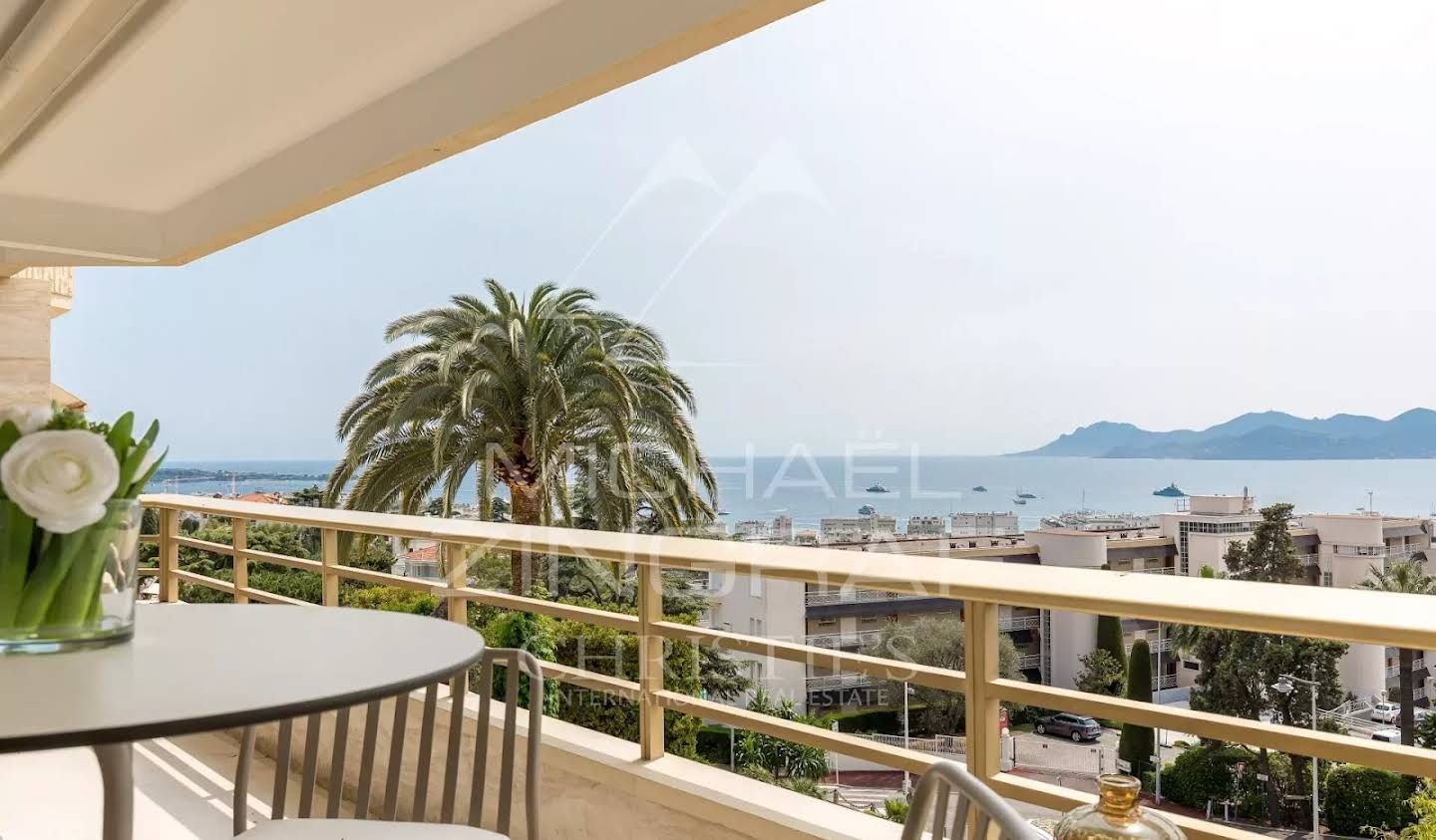 Apartment with terrace Cannes