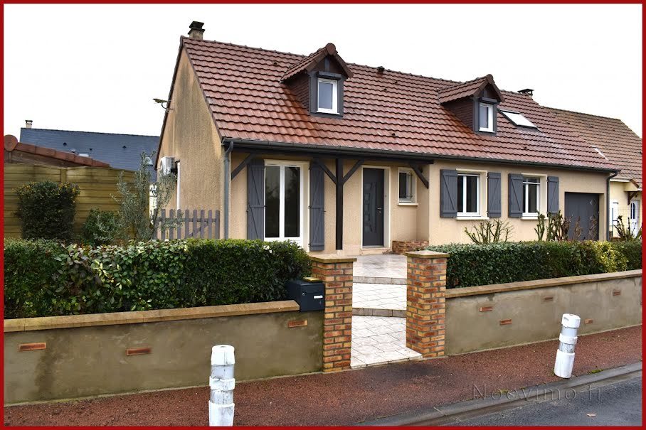 Vente maison 6 pièces 124 m² à Sable-sur-sarthe (72300), 178 182 €