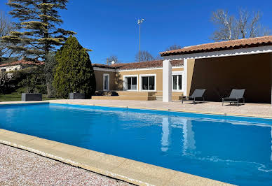 Villa avec piscine et terrasse 12