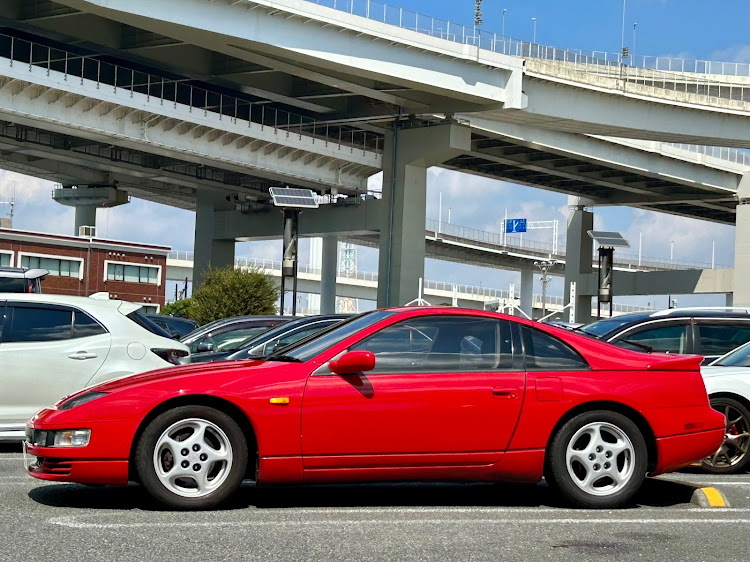 フェアレディZのちょうど良い車高・スポーツカーに乗ろうと思う。・大黒PA・アスリートなお嬢様・フルノーマルに関するカスタム事例の投稿画像11枚目