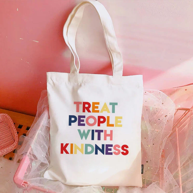 Title 4, Borsa in tela "Tratta le persone con gentilezza...