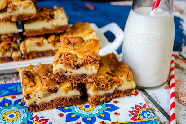 Chocolate Chip Cream Cheese Brownies_image