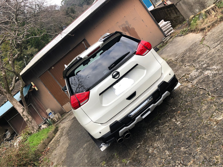 エクストレイルの洗車・エンブレム・ブラック化・塗装・エクストレイルに関するカスタム事例の投稿画像2枚目