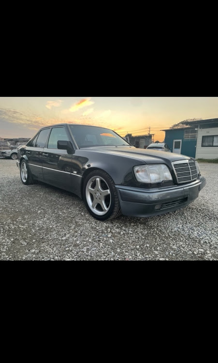 EクラスのW124・E500・ネオクラ・メルセデスベンツに関するカスタム事例の投稿画像1枚目