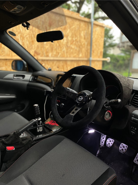 インプレッサ WRX STIのDIY・ステアリング交換・nrgに関するカスタム事例の投稿画像1枚目