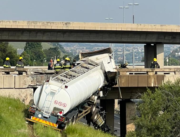 The Gauteng department of roads and transport cautioned drivers to be alert while driving on Kliprivier Drive, near the N12 exit.