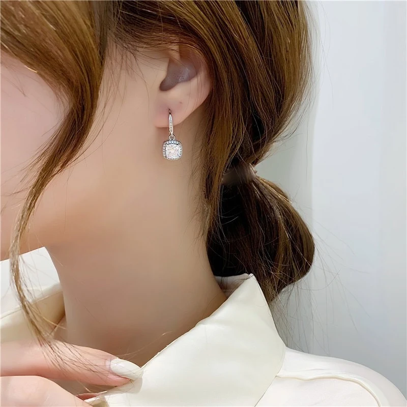 Fashion Long Square Zircon Earrings for Women enhance any look. These stylish earrings provide elegant sophistication an