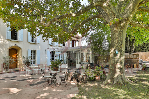 House with pool and garden 2