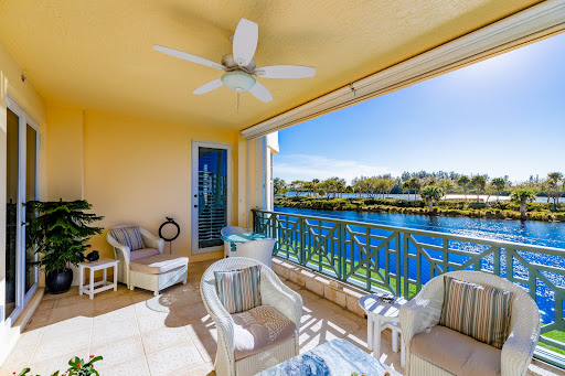 Apartment with pool 4