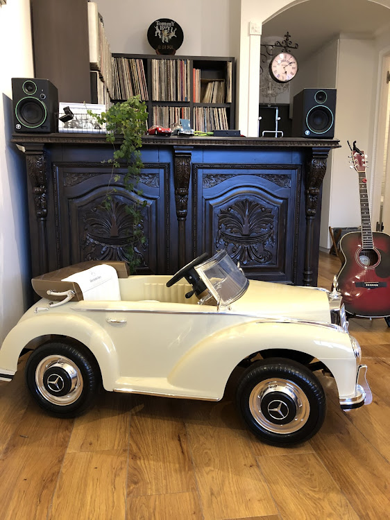 Cクラス カブリオレのメルセデス・ベンツ・300C・クラシックカー・アデナウアーに関するカスタム事例の投稿画像2枚目