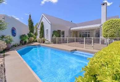 House with pool and garden 3