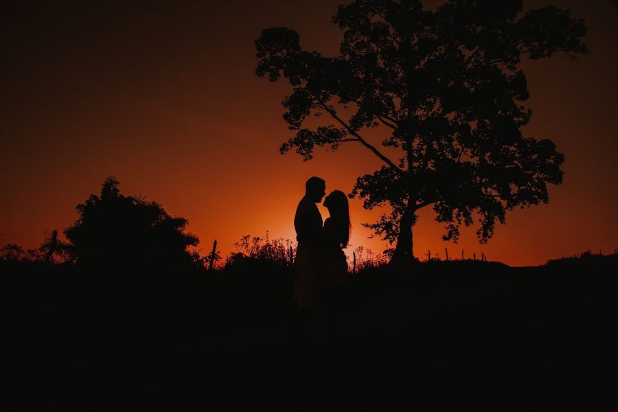 Wedding photographer Tiago Souza (tiagosouza). Photo of 11 May 2020