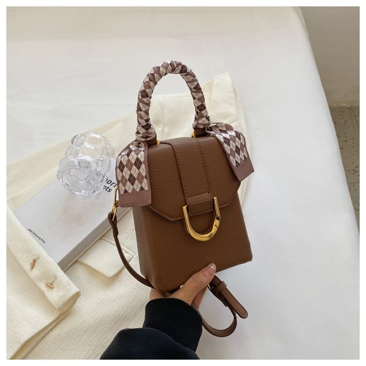 Nieuwe Mode Handtas met Sjaal Decoratie voor Dames, Veelzijdige Crossbody, Stijlvol en Praktisch voor Dagelijks Gebruik